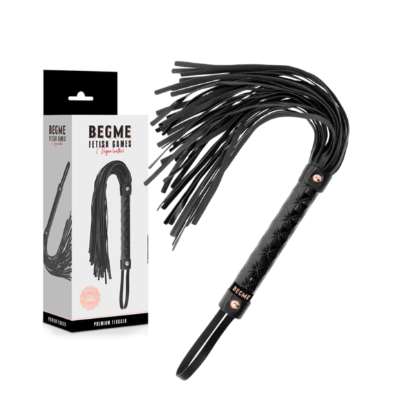 Bič BEGME Black Edition z vegánskej kože, bičík s remienkami a rukoväťou