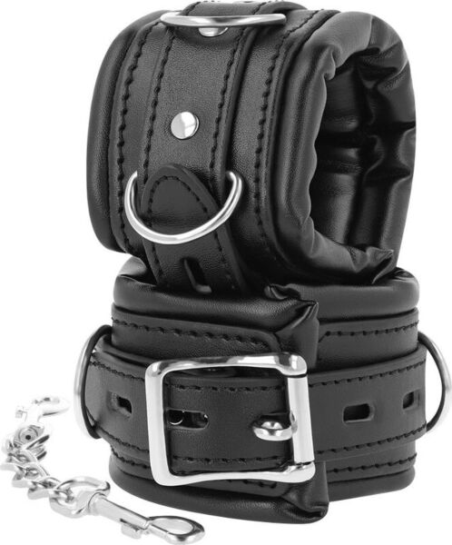 Polstrované putá BDSM Darkness Padded Locking Cuffs s uzamykateľnou pracou