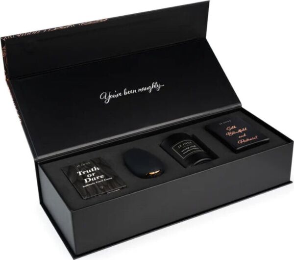 Darčeková súprava pre páry Je Joue Naughty Gift Set s vibrátorom Mimi, masážnou sviečkou, saténovou páskou na oči a kartovou hrou