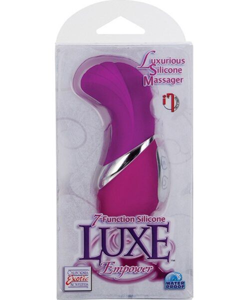 Ružový mini vibrátor Calexotics Silicone Luxe Empower so zahnutou špičkou s vystúpenými prúžkami