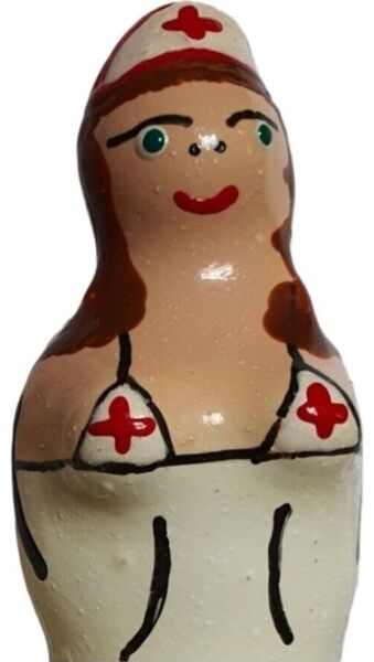 Vtipný kondóm Condomerie Tmavovlasá sestrička, ručne maľovaný